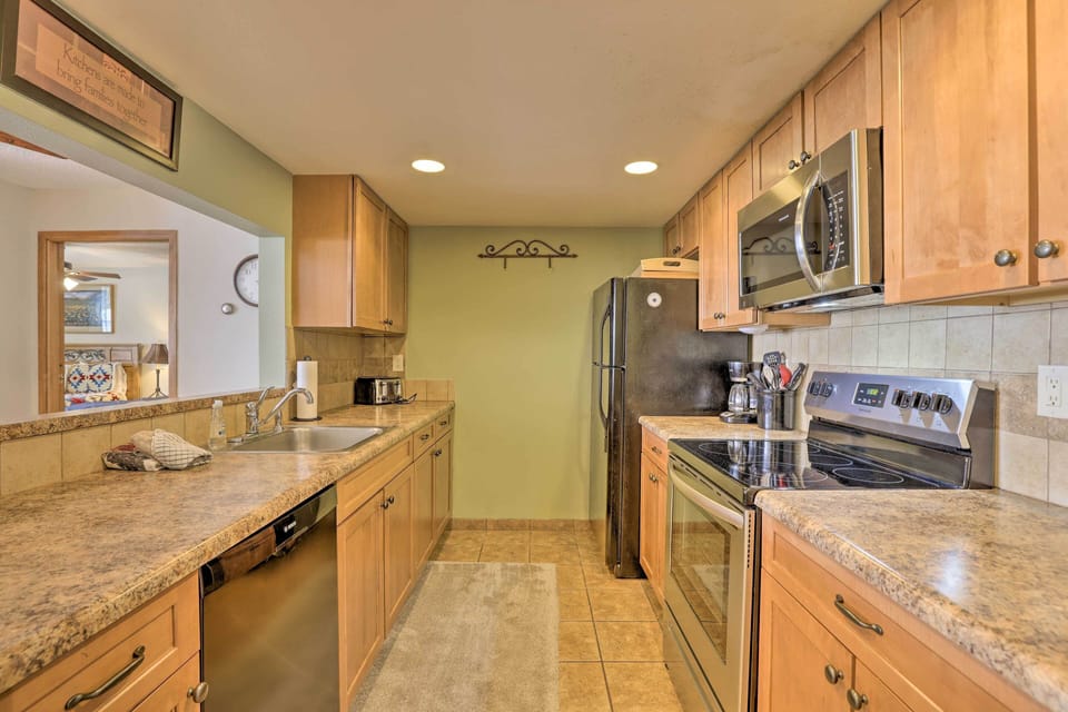 Kitchen | Spices Provided