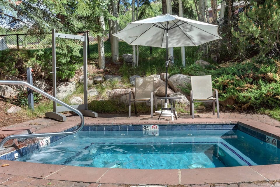 Hot Tub is open year round.
