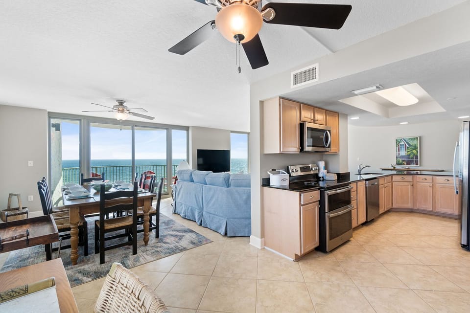 Dining Area/Kitchen