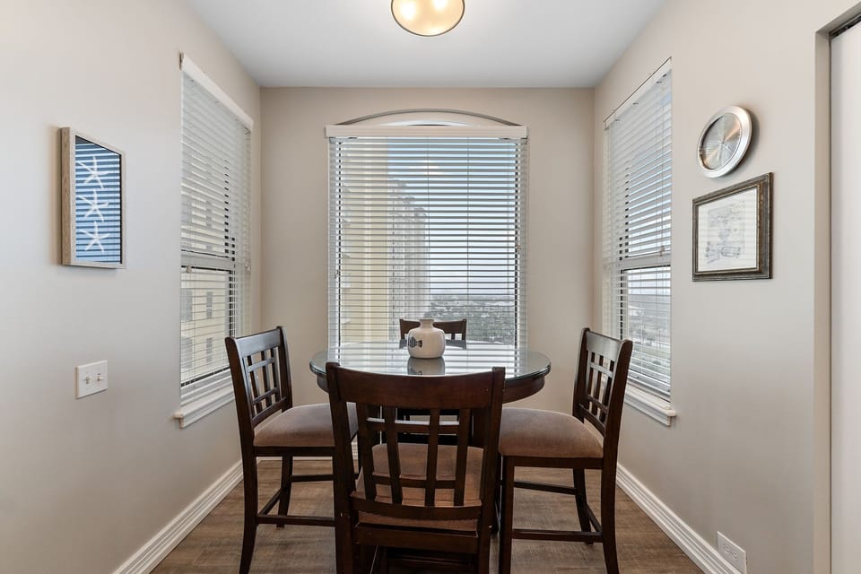 Breakfast Nook