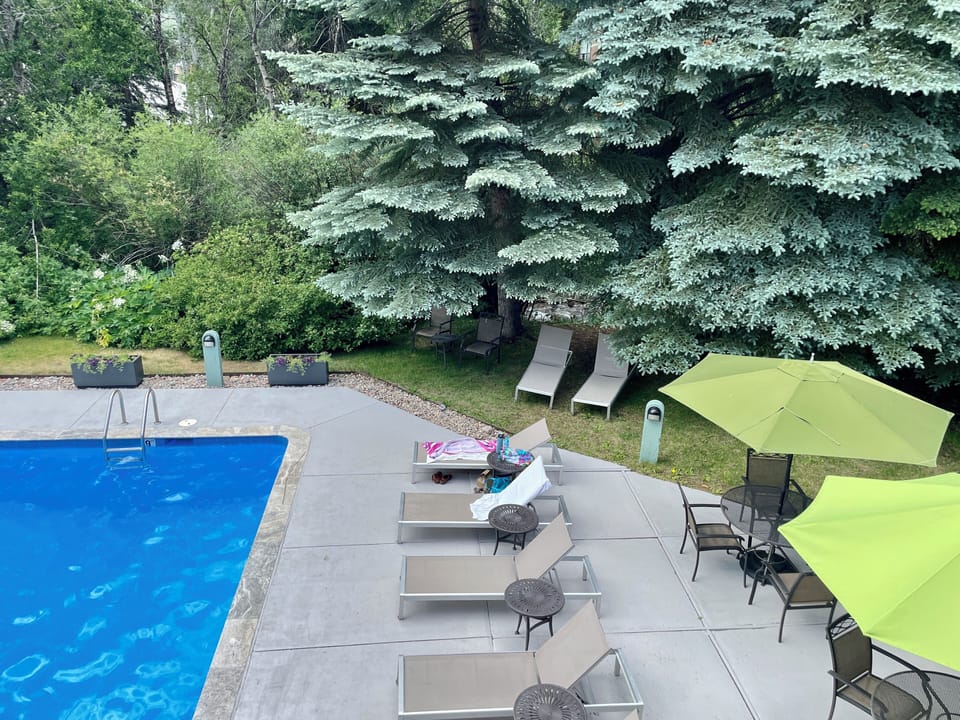 Evergreen Lodge Pool