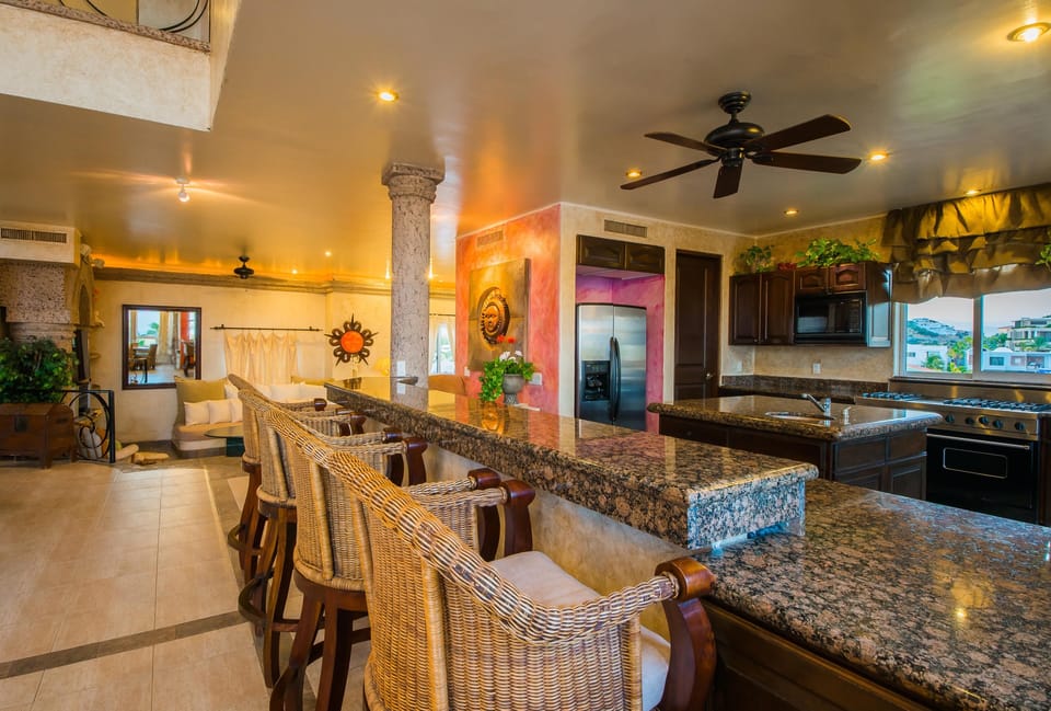 Gourmet kitchen bar