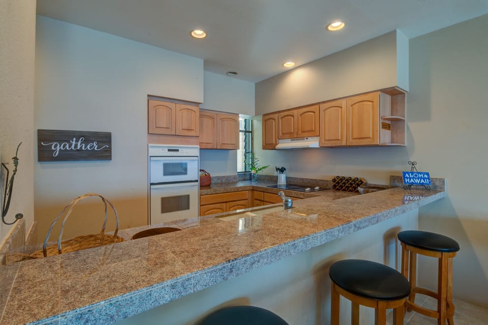 Kitchen / Bar - Kitchen / Bar