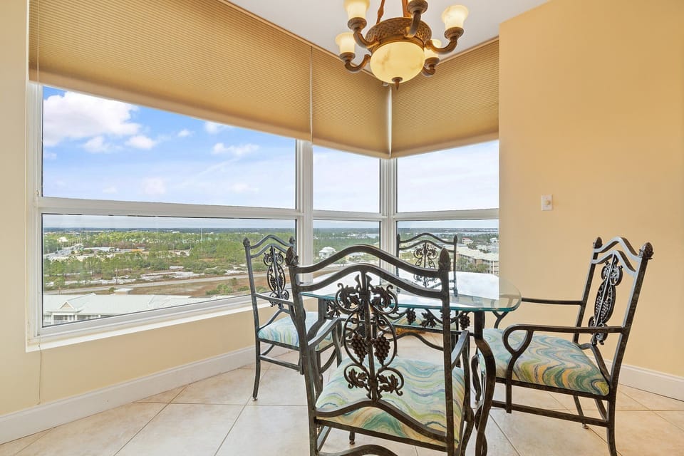 Kitchen with separate breakfast nook