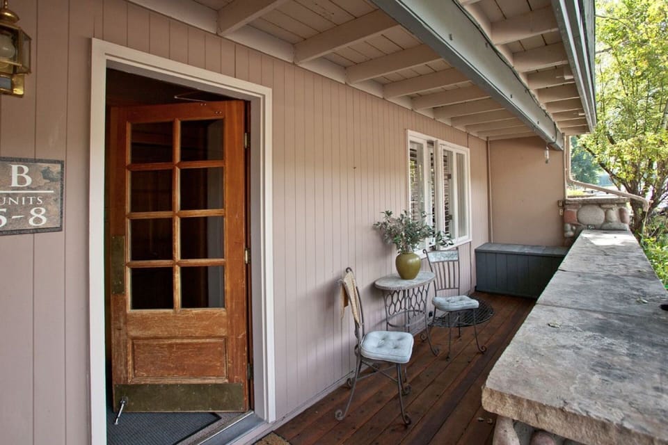 Front entrance with seating area.
