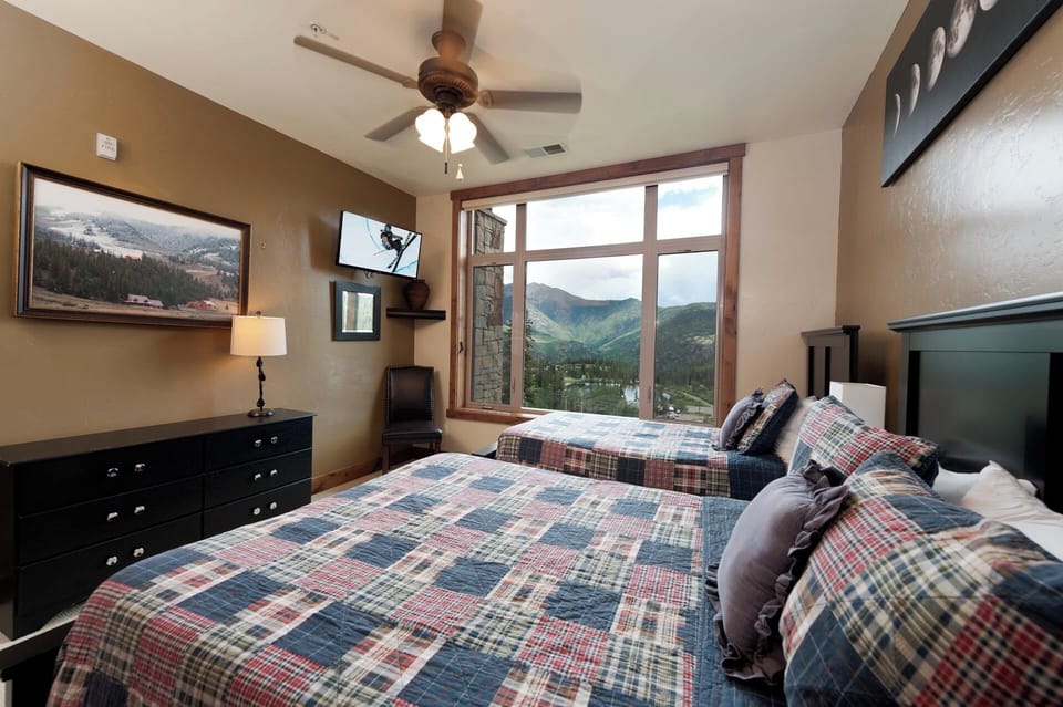 2nd Bedroom - Double and Single Bed - TV