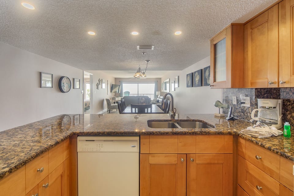 Las Brisas 205 Kitchen