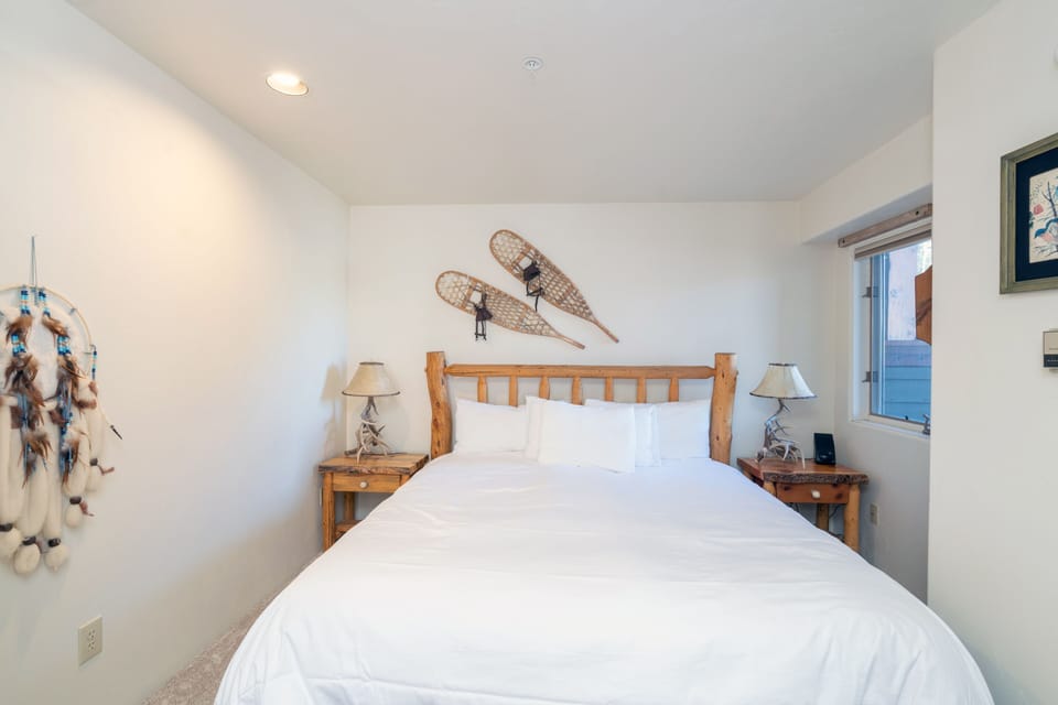 1.06-telluride-double-diamond-3-primary-bedroom