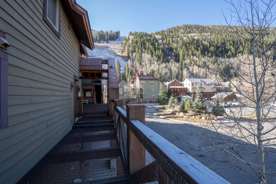 1.09-telluride-double-diamond-3-exterior-view