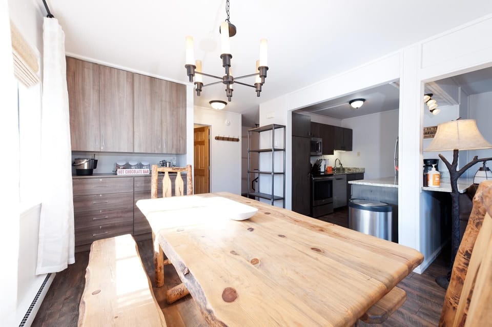 Dining Space and Bar