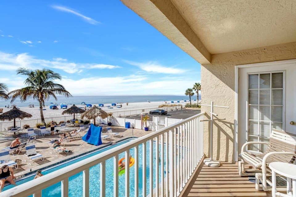 Beach Place 106 Balcony