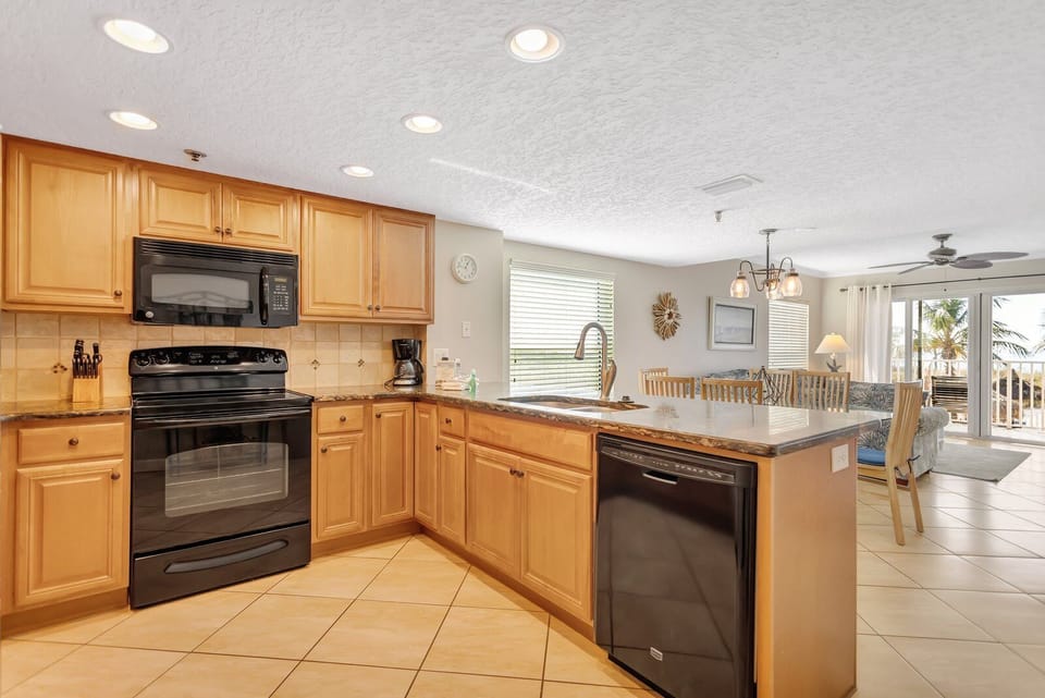 Beach Place 106 Kitchen