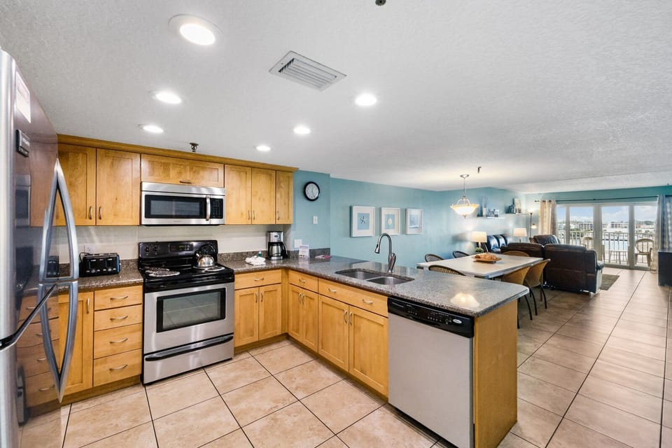 Beach Place 402 Kitchen