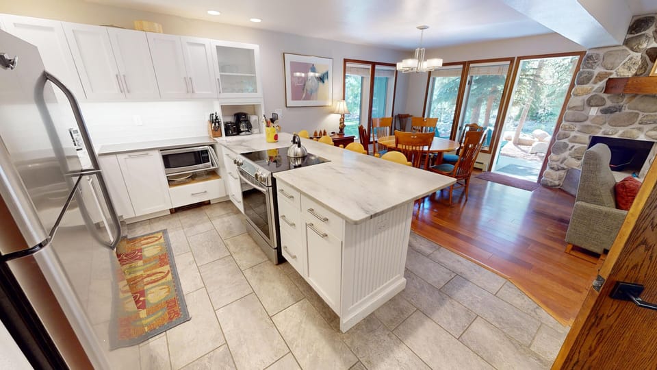 Fully Equipped Kitchen - Fully Equipped Kitchen