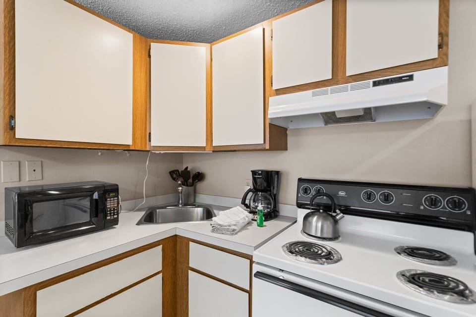 Beach Place 200 Kitchen
