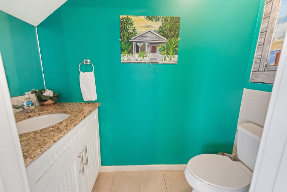 Artist's Condo @ Duval Square