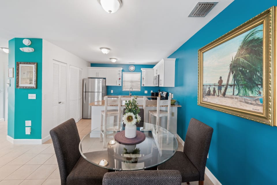 Artist's Condo @ Duval Square