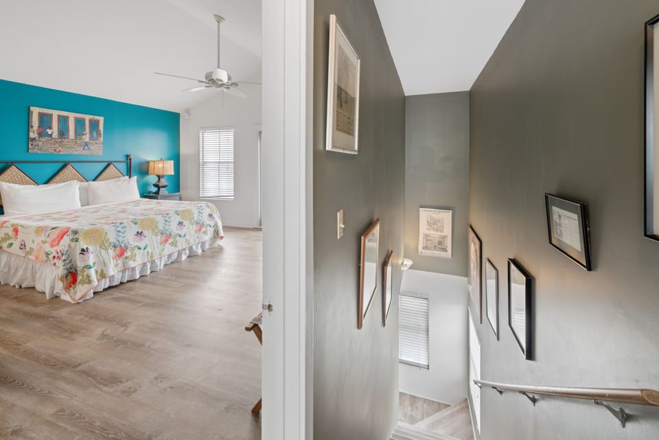 Artist's Condo @ Duval Square