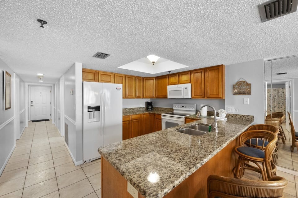 Beach Place 411 Kitchen