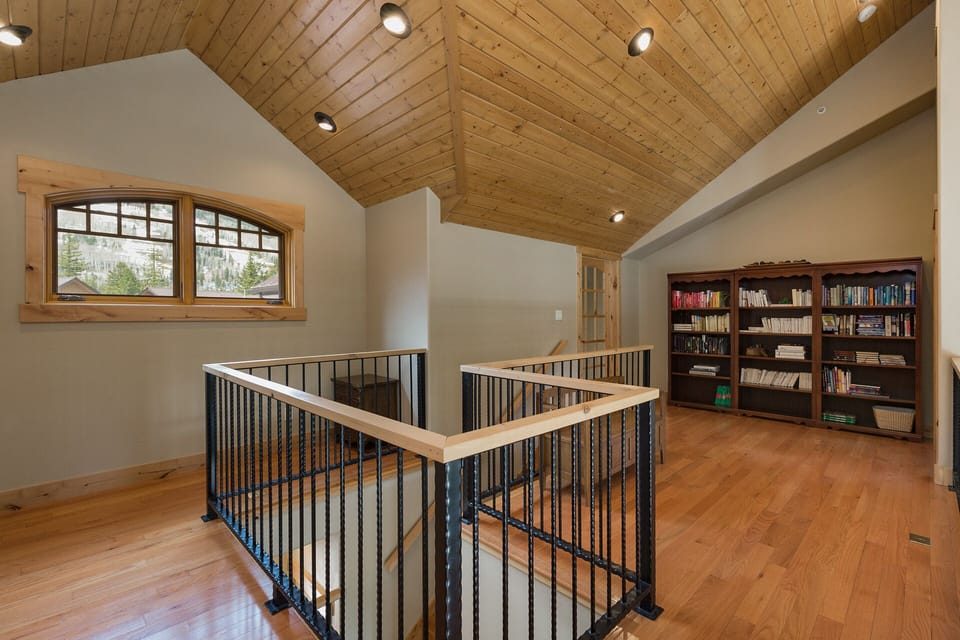 Stairs to 2nd Level
