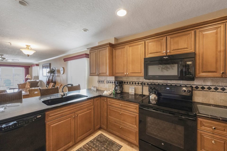 Beach Place 501 Kitchen