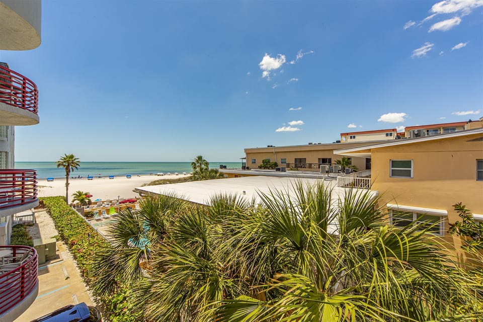 Crimson 204 Balcony