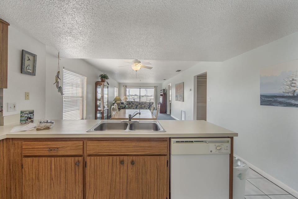 Beach Place 204 Kitchen