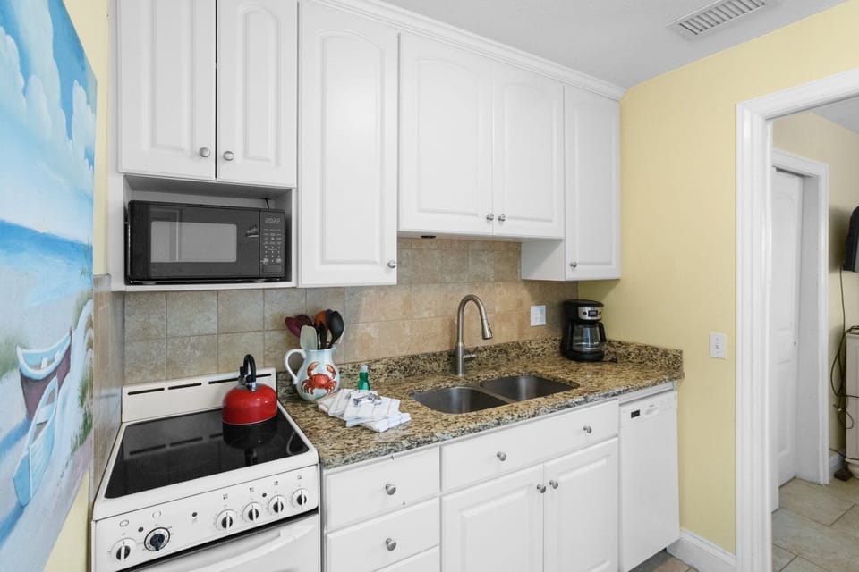 Surf Song 333 Kitchen