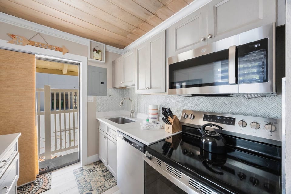 Stove & Microwave