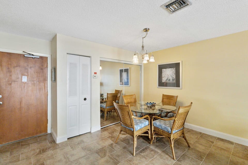 Surf Song 238 Dining Area