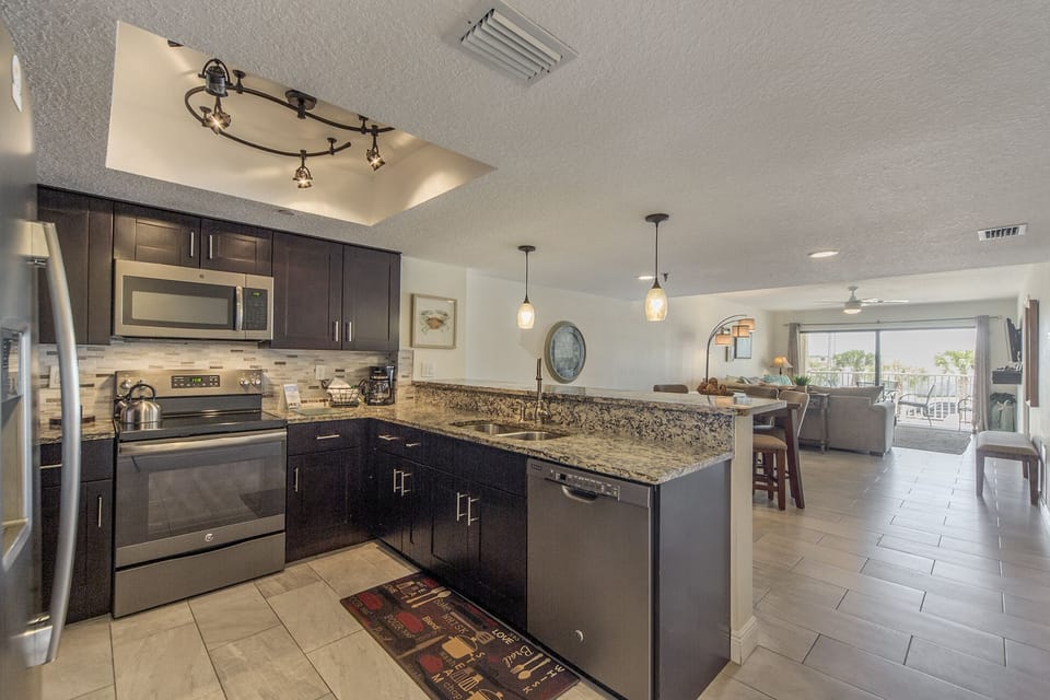 Beach Place 102 Kitchen