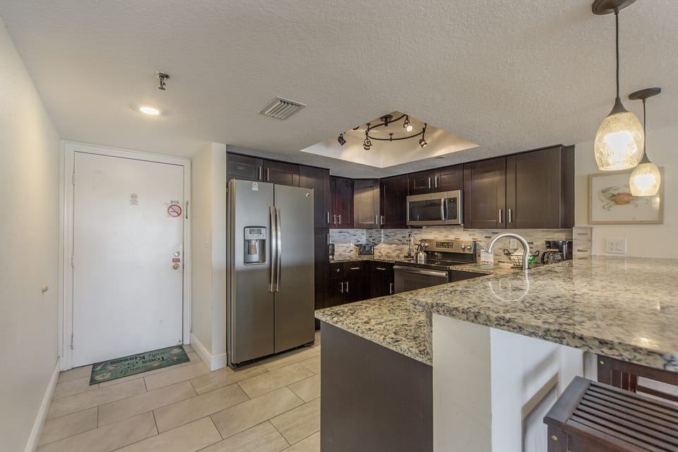 Beach Place 102 Kitchen