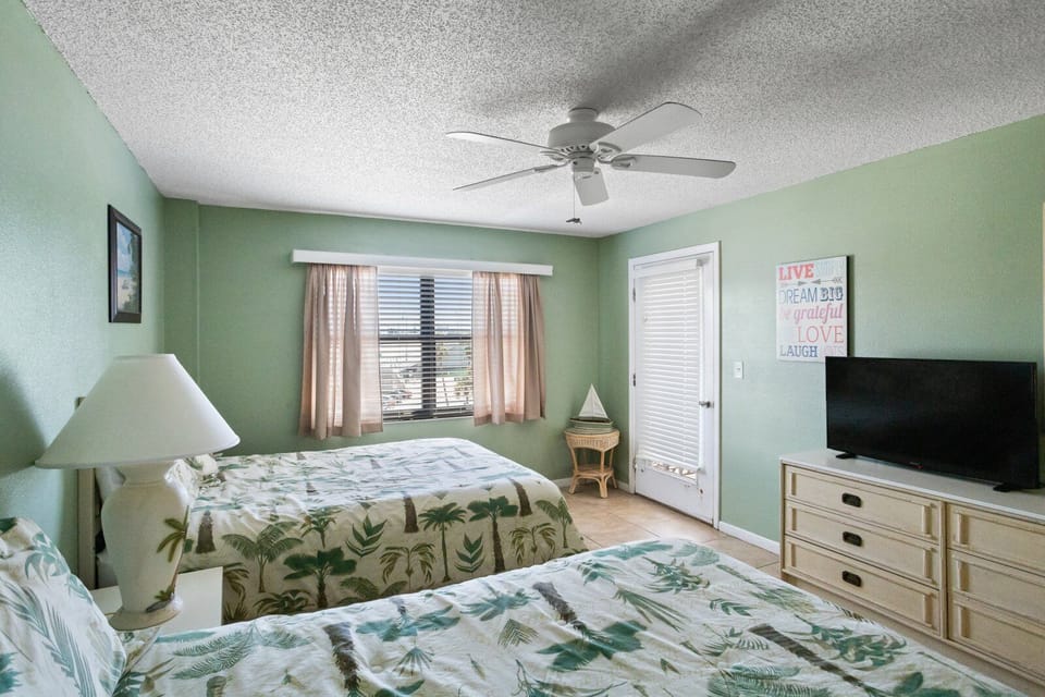 #303 Beach Place Condos