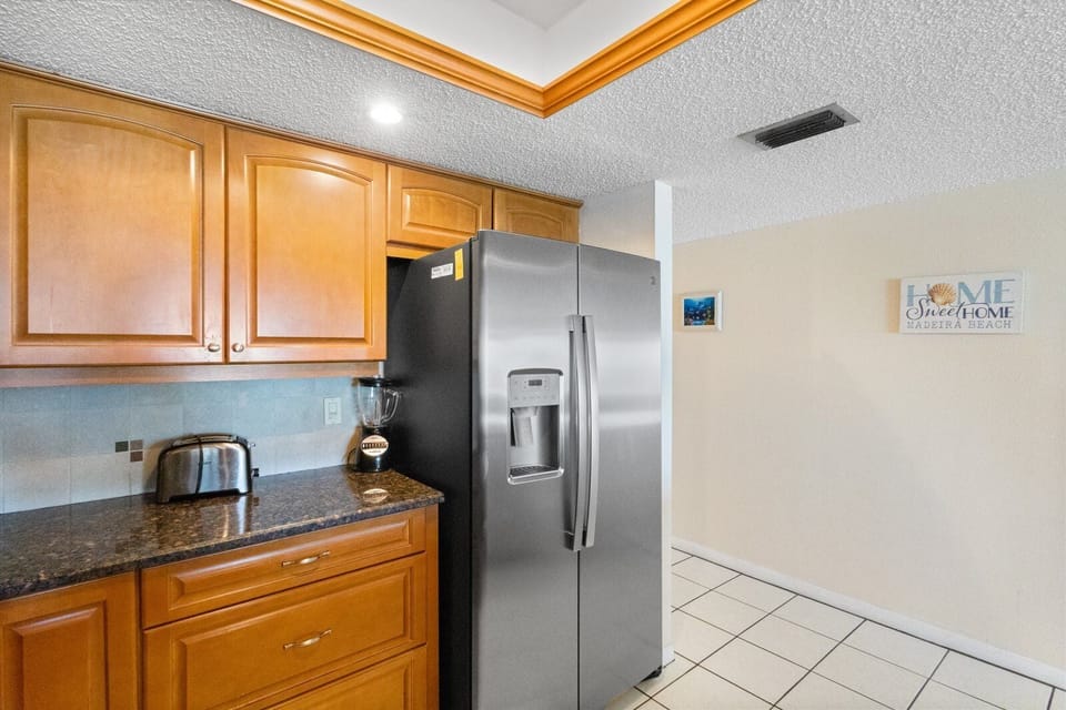 Beach Place 107 Kitchen