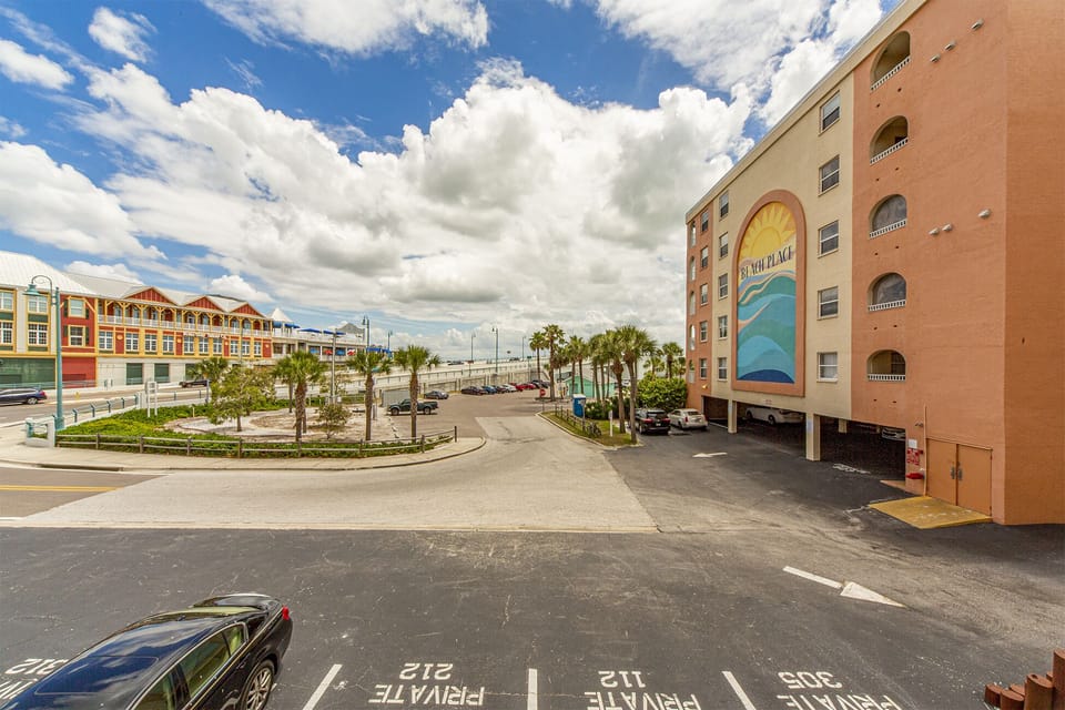 Beach Place 101 Balcony