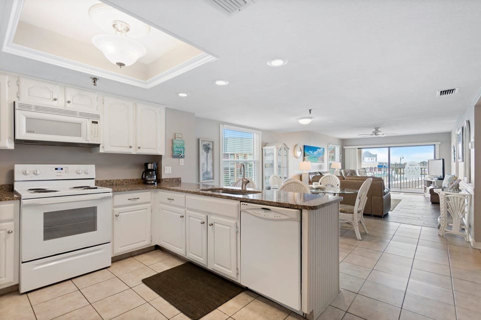 Beach Place 304 Kitchen