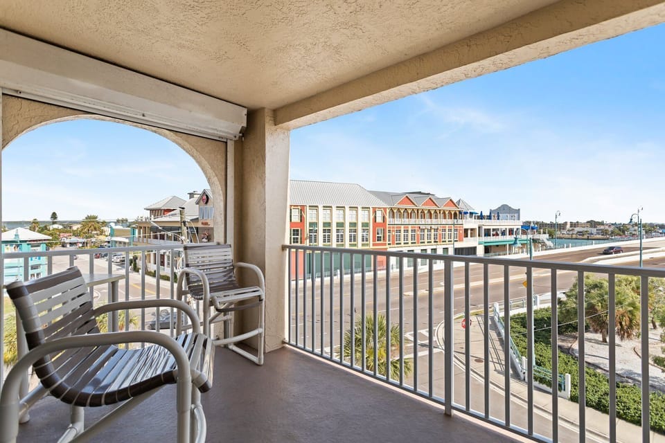 Beach Place 304 Balcony