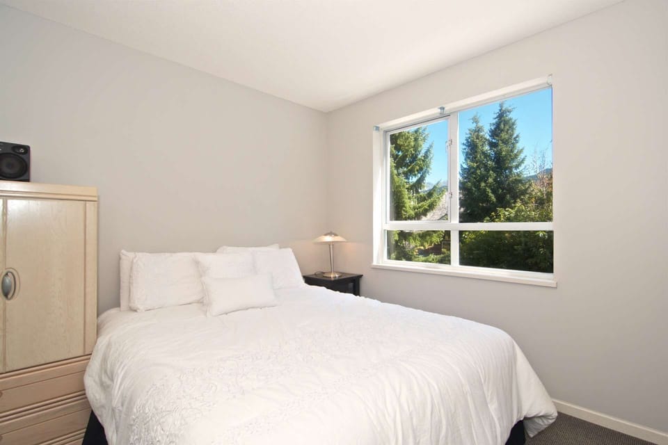 Master bedroom has Queen bed