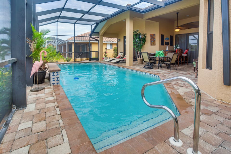 Screened-In Lanai | Private Pool | Outdoor Dining | Loungers