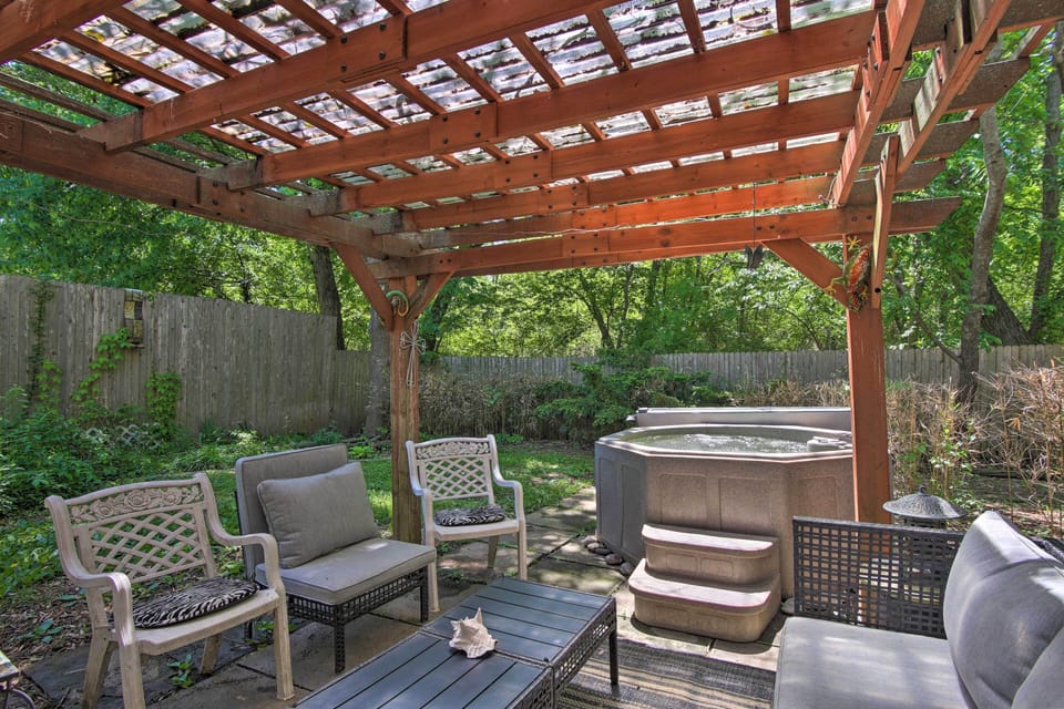 Private Backyard | Hot Tub | Gazebo