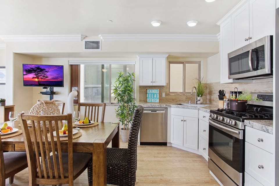 Open Kitchen and Dining Space by the Ocean