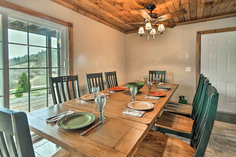 Dining Area | 8-Person Dining Table
