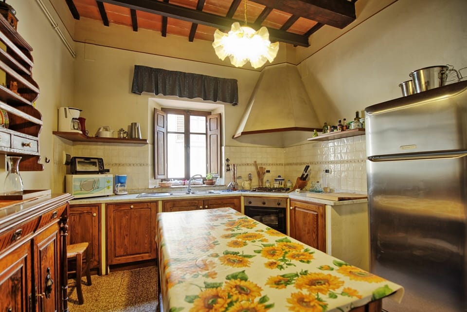 Dining Room, Kitchen