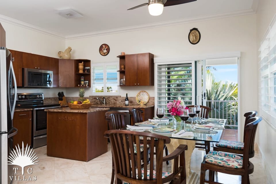 Reef Pearl's kitchen and indoor dining table. 