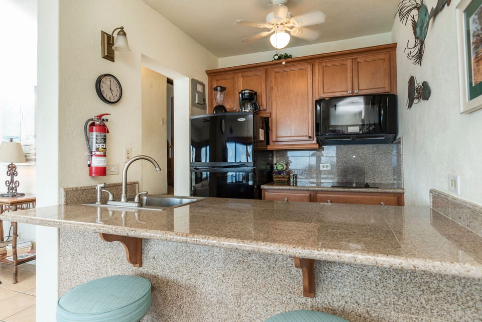 Fully equipped kitchen.