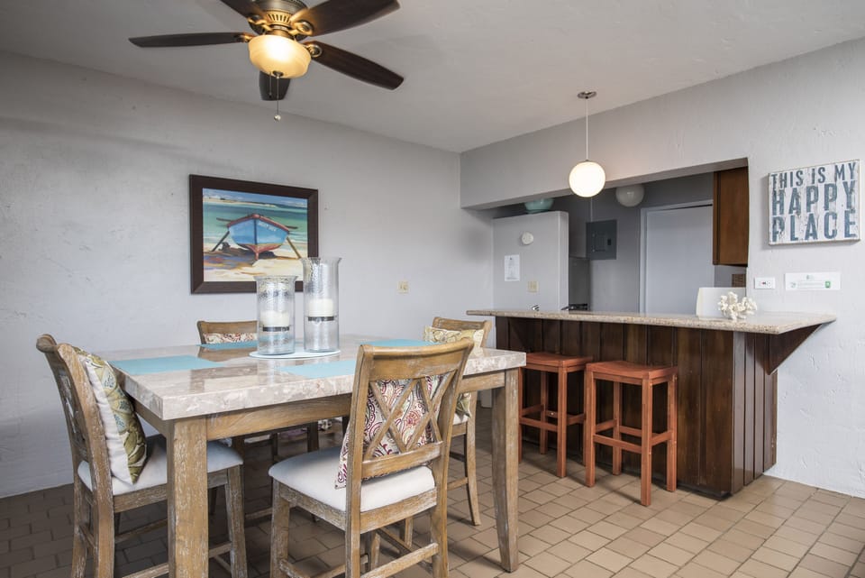 Dining area and barstool seating