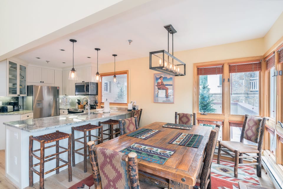 Dining & Kitchen