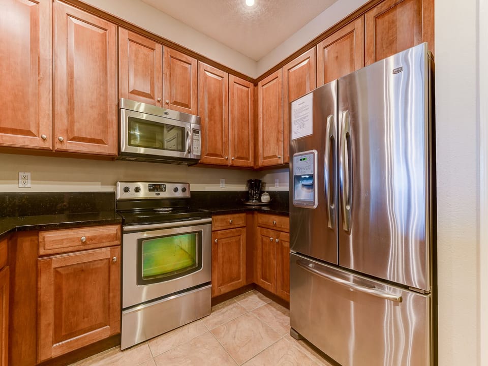 Fully Equipped Kitchen with Stainless Steel Appliances