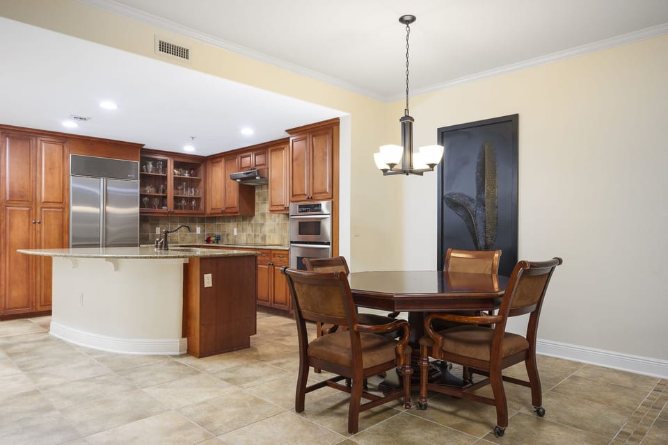 Dining Area - Seating For Four