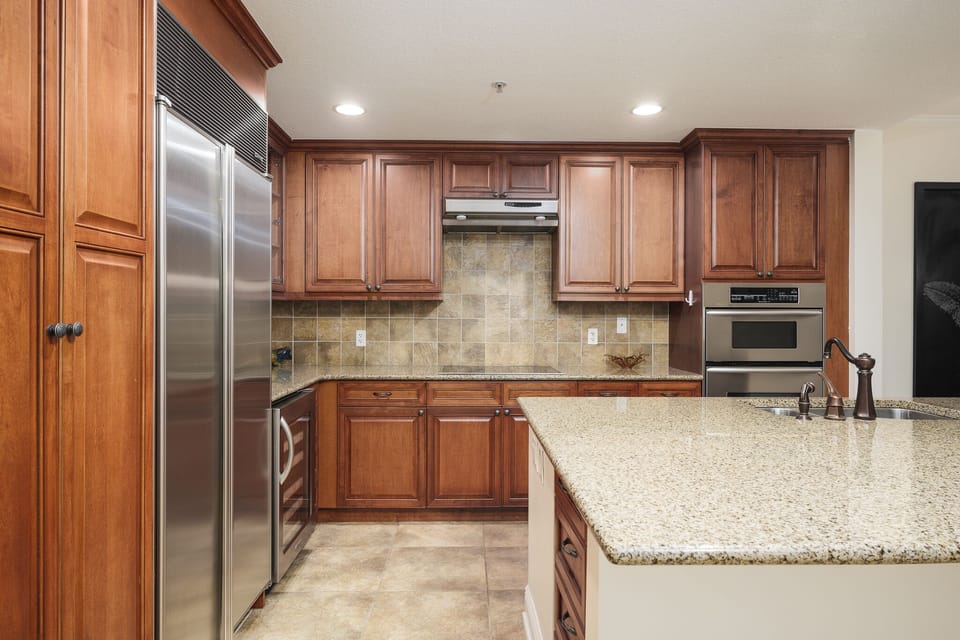 Fully Equipped Kitchen with Modern Appliances + Island Sink